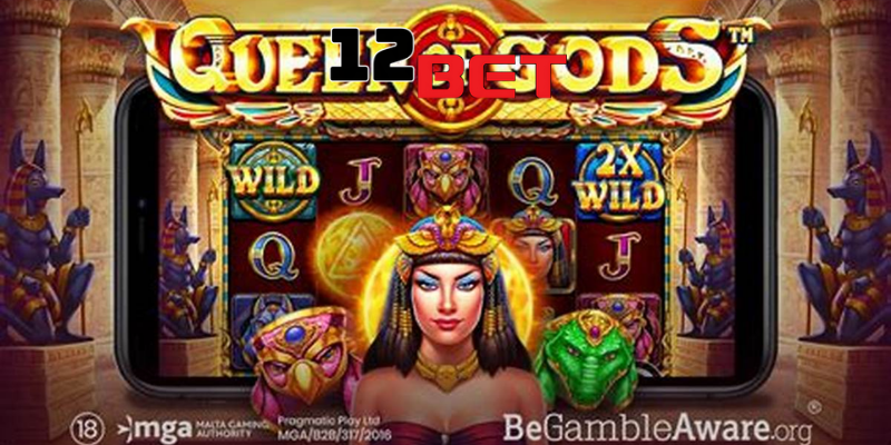 Biểu tượng Kim tự tháp và Vòng quay miễn phí trong Queen of Gods